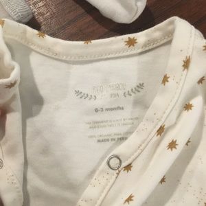 Organic baby outfits 0-3 months